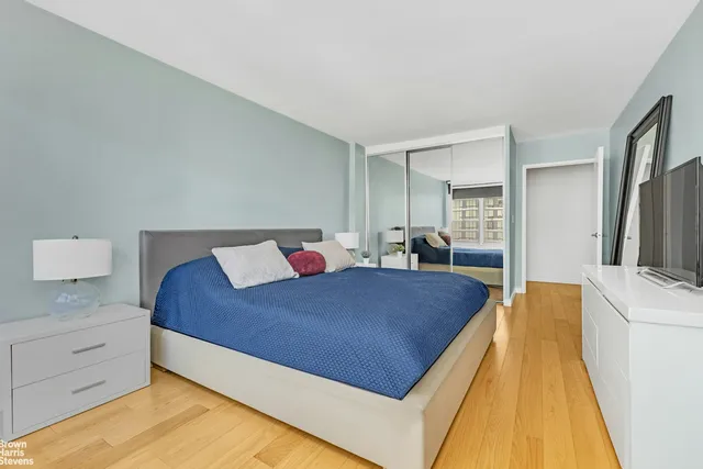 $865,000 | 155 East 38th Street, Unit 16B | Murray Hill