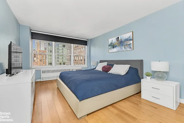 $865,000 | 155 East 38th Street, Unit 16B | Murray Hill