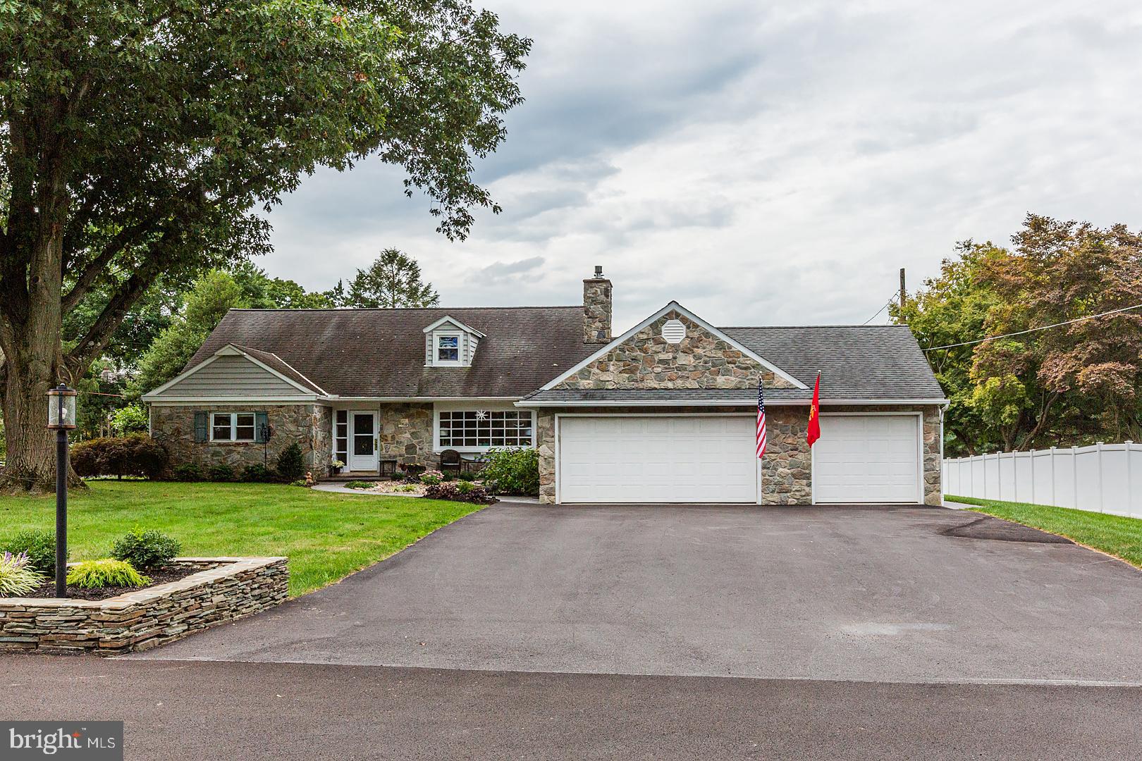 10 Ridgewood Road Lancaster, PA 17603 - Photo 1 of 114 Gallery Image 1