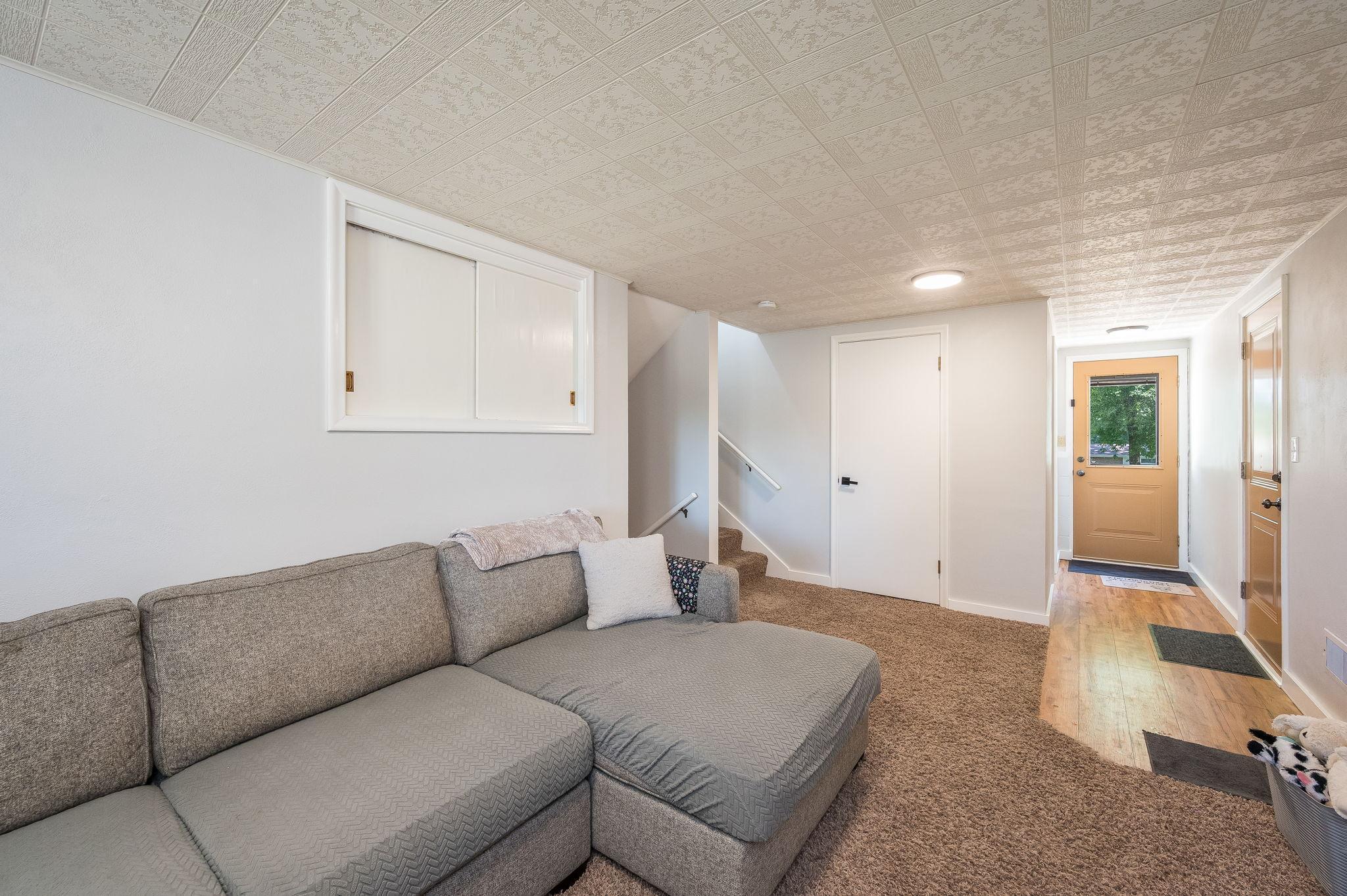 915 South Hampton Street Fairmont, MN 56031 - Photo 25 of 43