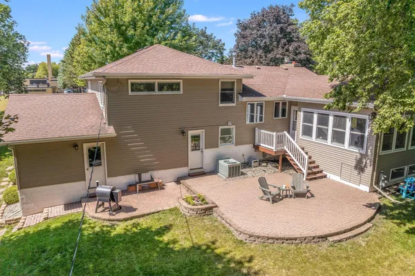 $309,900 | 915 South Hampton Street, Fairmont, MN 56031