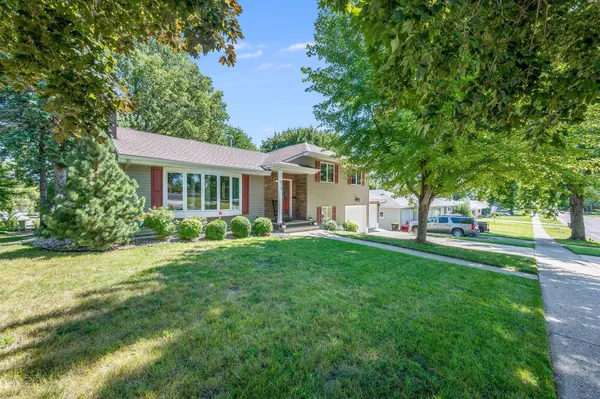 $309,900 | 915 South Hampton Street, Fairmont, MN 56031