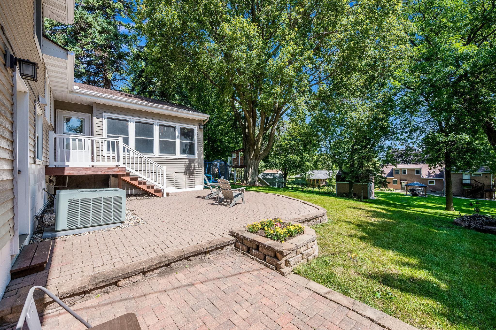 915 South Hampton Street Fairmont, MN 56031 - Photo 33 of 43