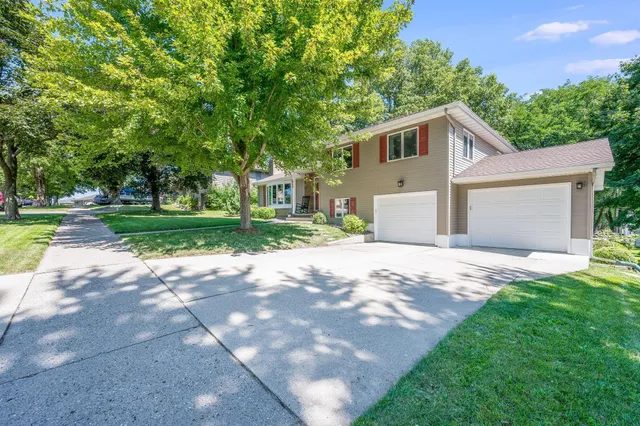 $309,900 | 915 South Hampton Street, Fairmont, MN 56031