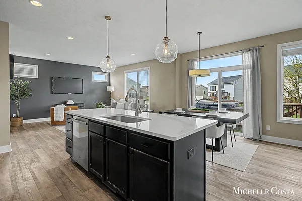 $430,000 | 7085 Koper Circle, Zeeland, MI 49464
