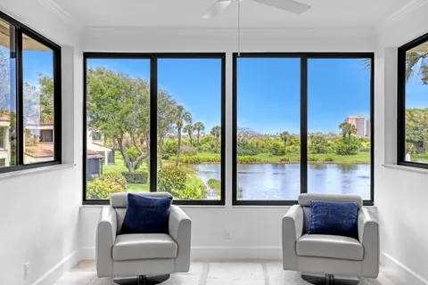 $715,000 | 302 Sea Oats Drive, Unit E, Juno Beach, FL 33408