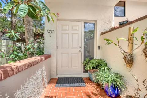 $715,000 | 302 Sea Oats Drive, Unit E, Juno Beach, FL 33408