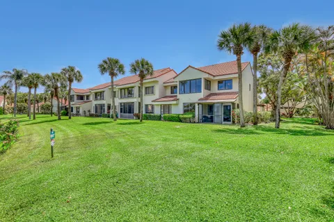$715,000 | 302 Sea Oats Drive, Unit E, Juno Beach, FL 33408