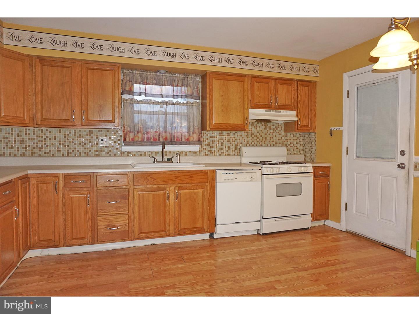 515 North Forklanding Road Maple Shade, NJ 08052 - Photo 5 of 24