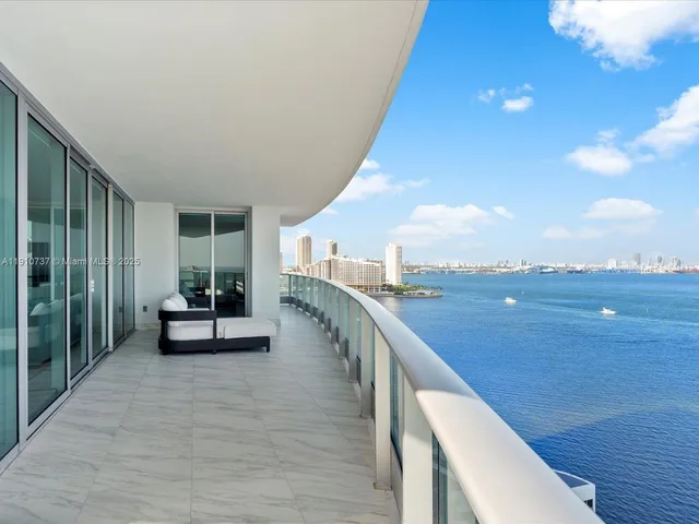 $12,000 | 1331 Brickell Bay Drive, Unit 1811, Miami, FL 33131