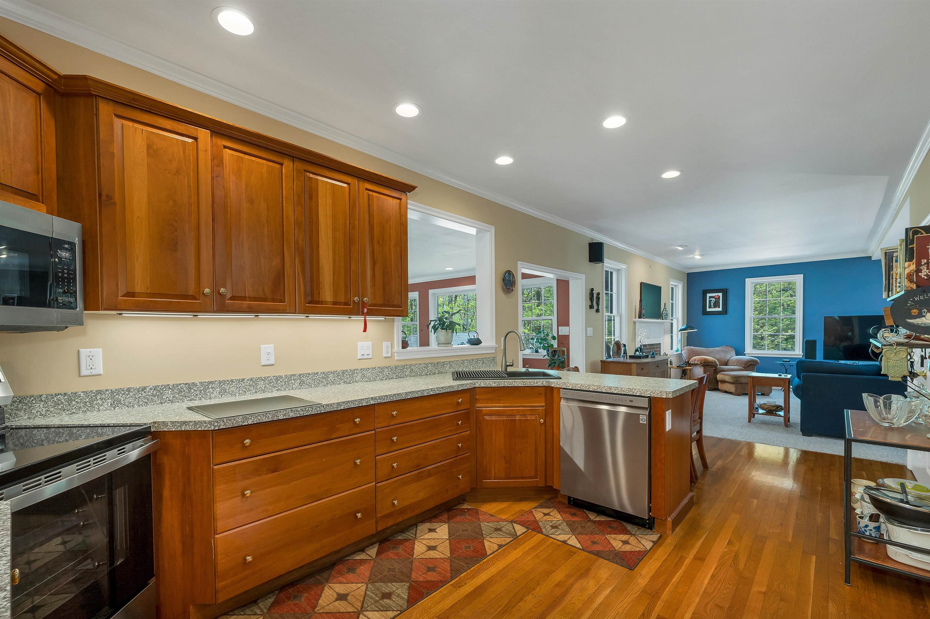 281 New Boston Road Bedford, NH 03110 - Photo 15 of 53
