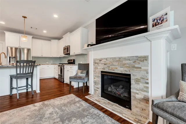 $635,000 | 406 Clear Lake Road, Clear Lake Shores, TX 77565