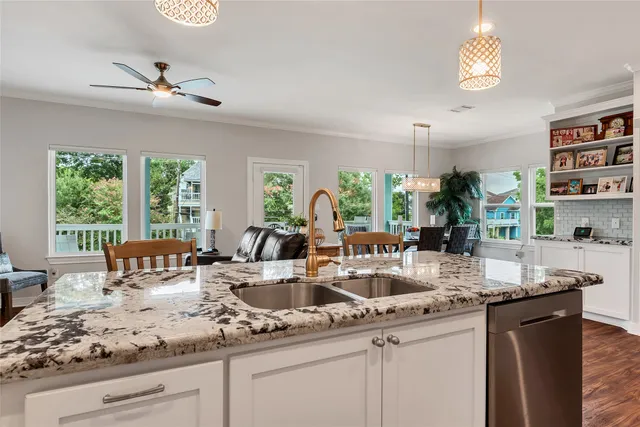 $635,000 | 406 Clear Lake Road, Clear Lake Shores, TX 77565