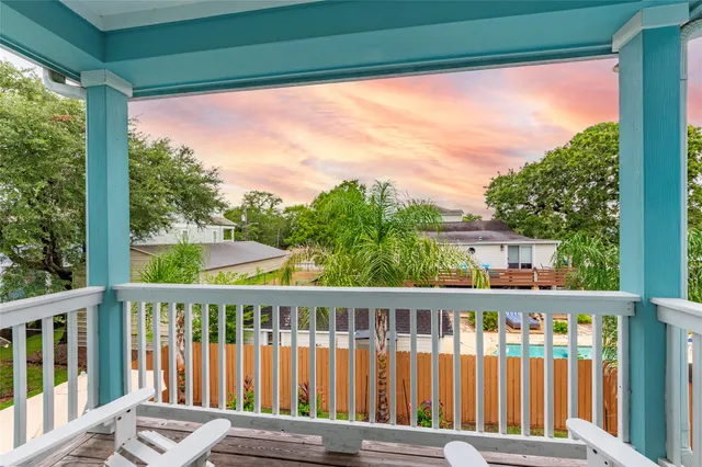 $635,000 | 406 Clear Lake Road, Clear Lake Shores, TX 77565