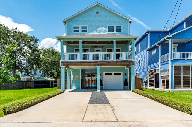 $635,000 | 406 Clear Lake Road, Clear Lake Shores, TX 77565