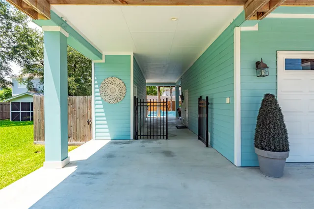 $635,000 | 406 Clear Lake Road, Clear Lake Shores, TX 77565