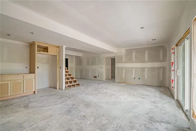 $752,975 | 8937 Shady Bend Road, Lenexa, KS 66227