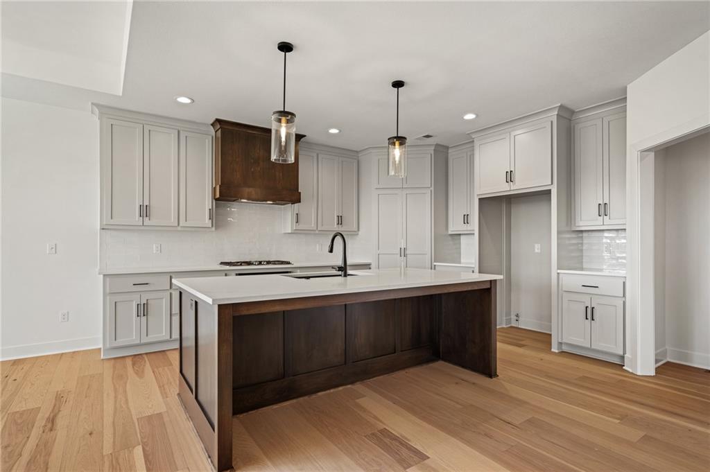 8937 Shady Bend Road Lenexa, KS 66227 - Photo 13 of 49