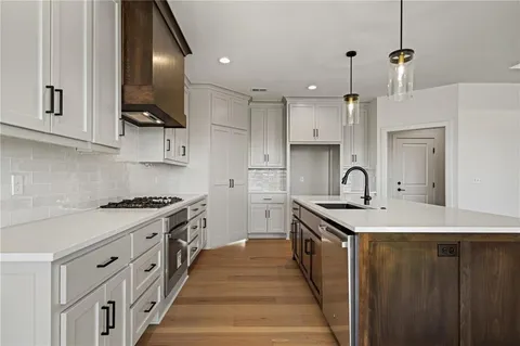 $752,975 | 8937 Shady Bend Road, Lenexa, KS 66227