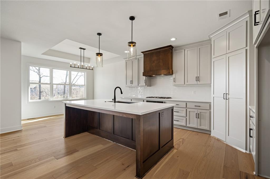 8937 Shady Bend Road Lenexa, KS 66227 - Photo 15 of 49