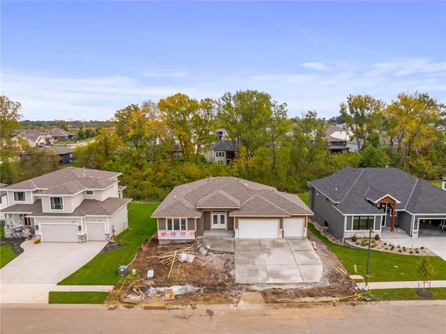 $752,975 | 8937 Shady Bend Road, Lenexa, KS 66227