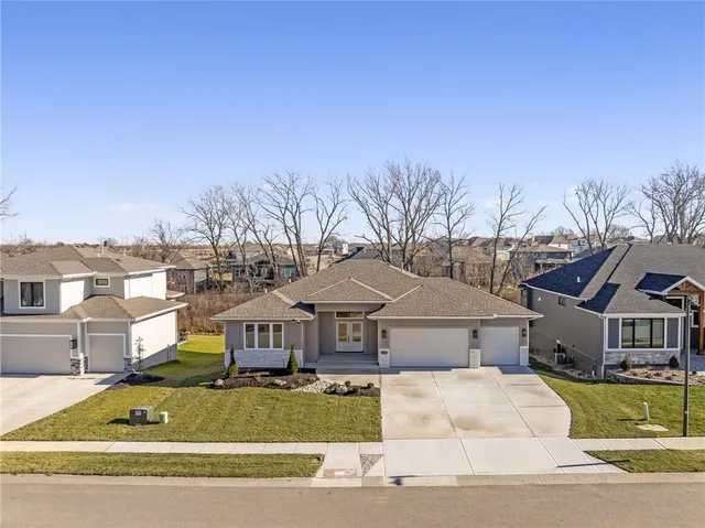 $752,975 | 8937 Shady Bend Road, Lenexa, KS 66227