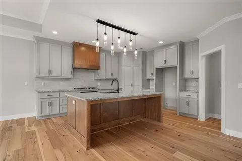 $752,975 | 8937 Shady Bend Road, Lenexa, KS 66227