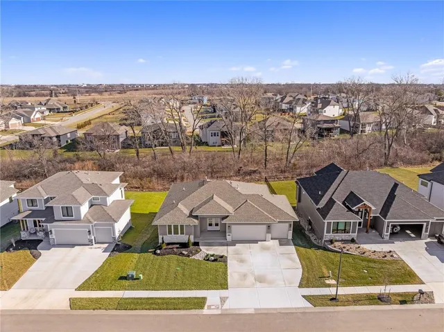 $752,975 | 8937 Shady Bend Road, Lenexa, KS 66227
