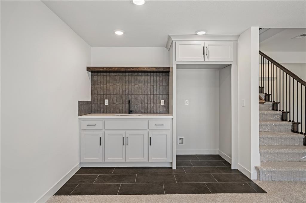 8937 Shady Bend Road Lenexa, KS 66227 - Photo 35 of 49