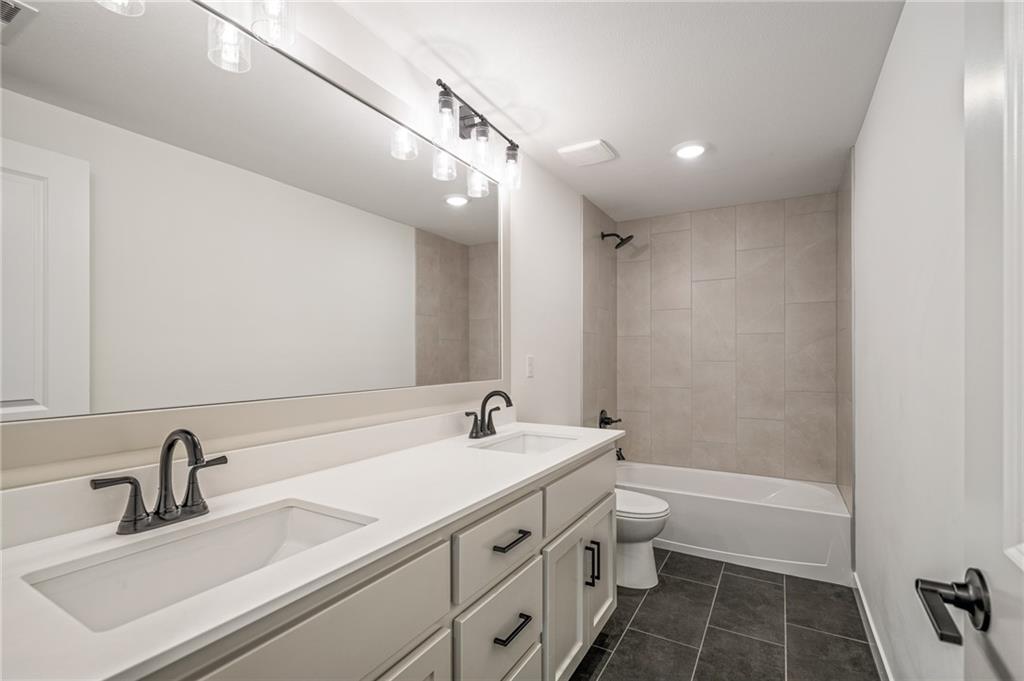 8937 Shady Bend Road Lenexa, KS 66227 - Photo 38 of 49