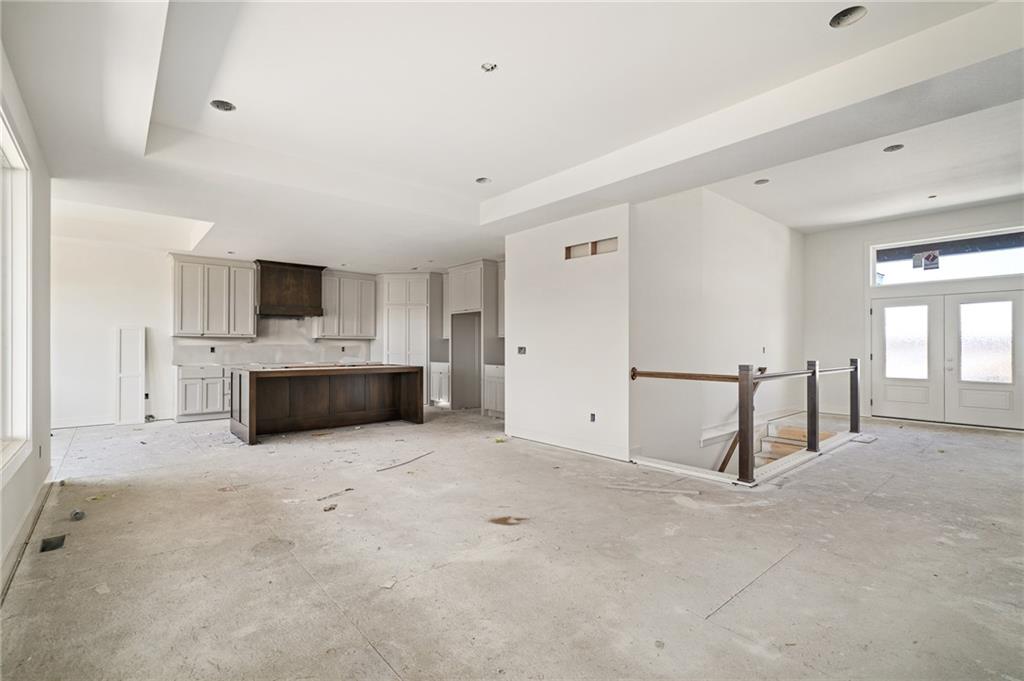 8937 Shady Bend Road Lenexa, KS 66227 - Photo 5 of 56