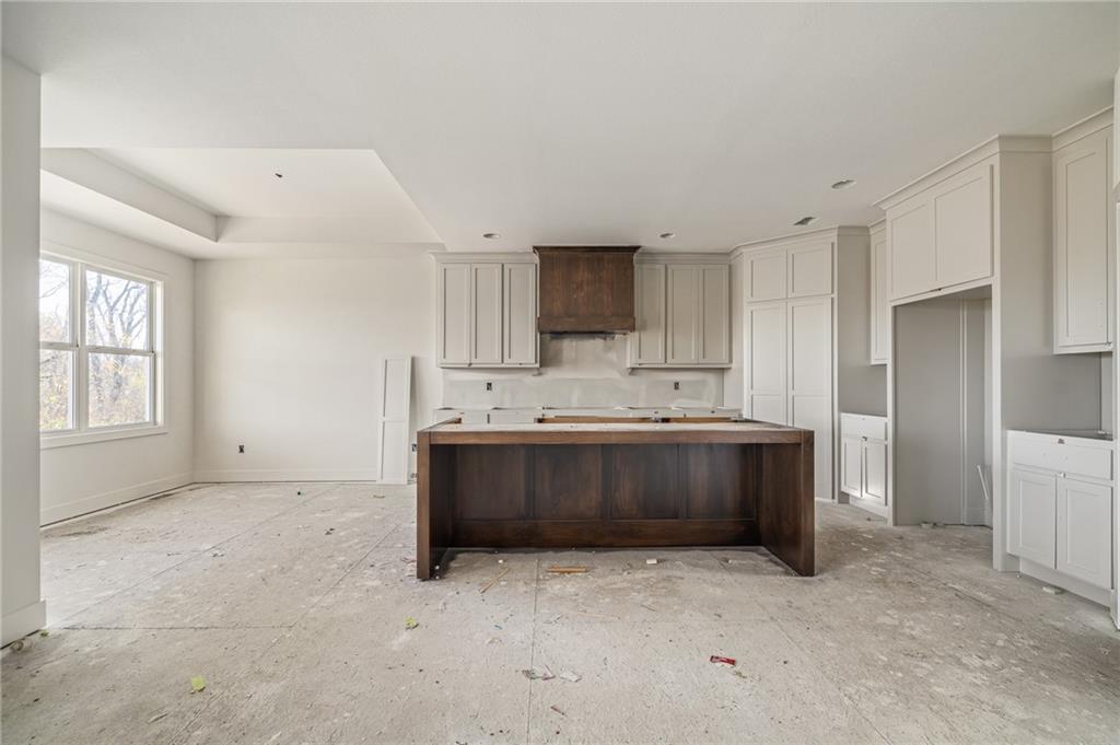 8937 Shady Bend Road Lenexa, KS 66227 - Photo 7 of 56