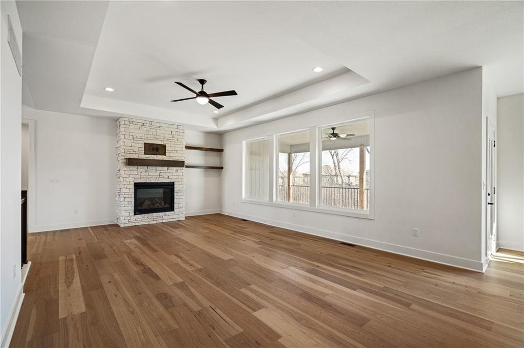 8937 Shady Bend Road Lenexa, KS 66227 - Photo 9 of 49