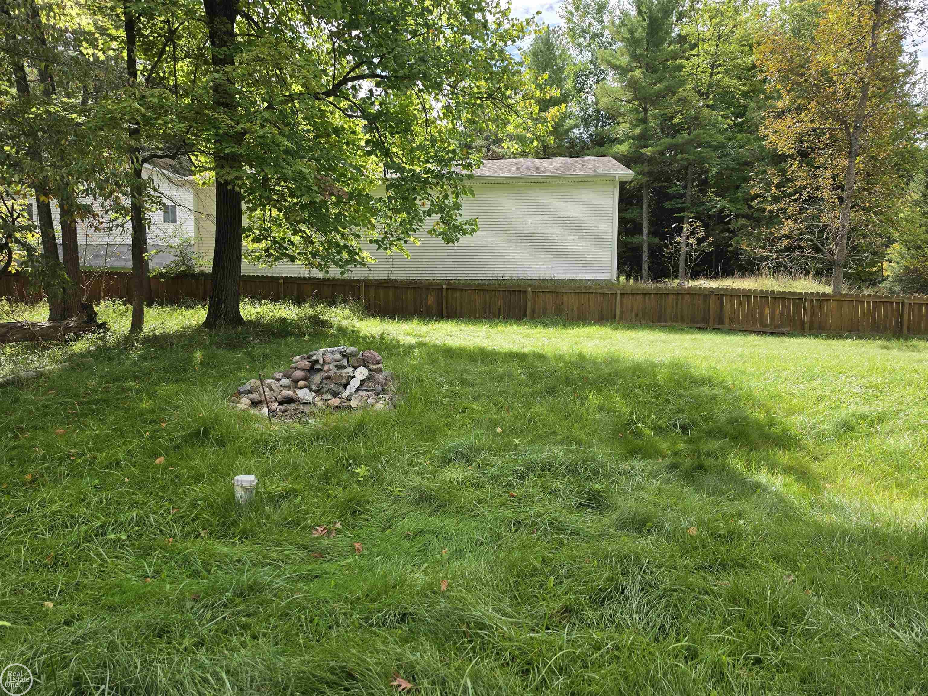 265 Old Trail Road Spruce, MI 48762 - Photo 26 of 49 50222967-e91fe86c-d557-44f0-93c0-b5b0ef0fc5e5.JPG