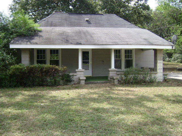 1500 Riverbend Road Dalton, GA 30721 - Photo 1 of 1 Main View