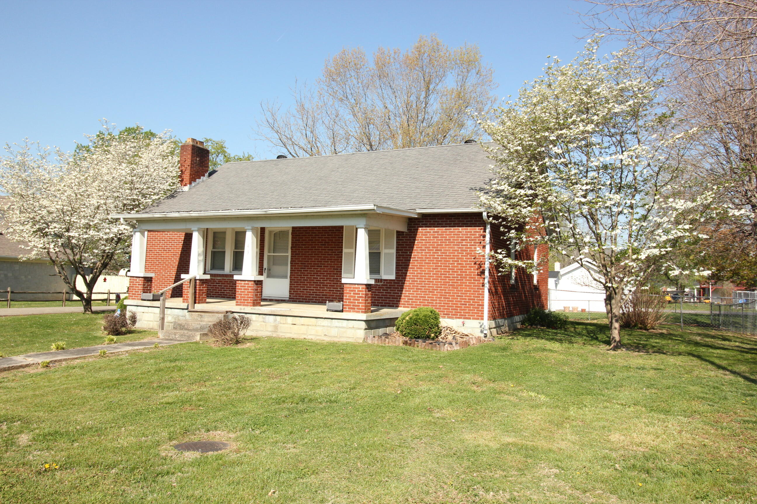 43 Foster Street Liberty, KY 42539 - Photo 5 of 22 IMG_2542