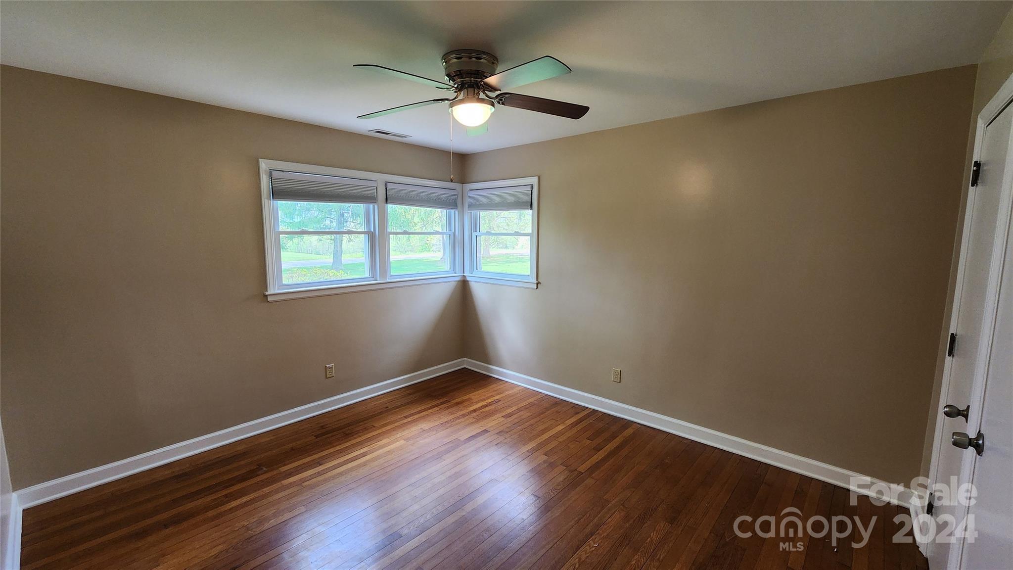 117 Fairmont Road Candler, NC 28715 - Photo 16 of 24 Gallery Image 16