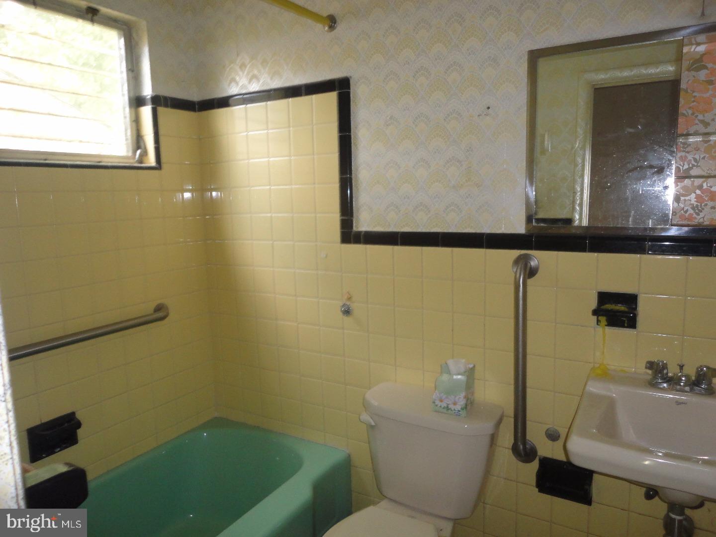 623 Hoyt Road Huntingdon Valley, PA 19006 - Photo 11 of 19