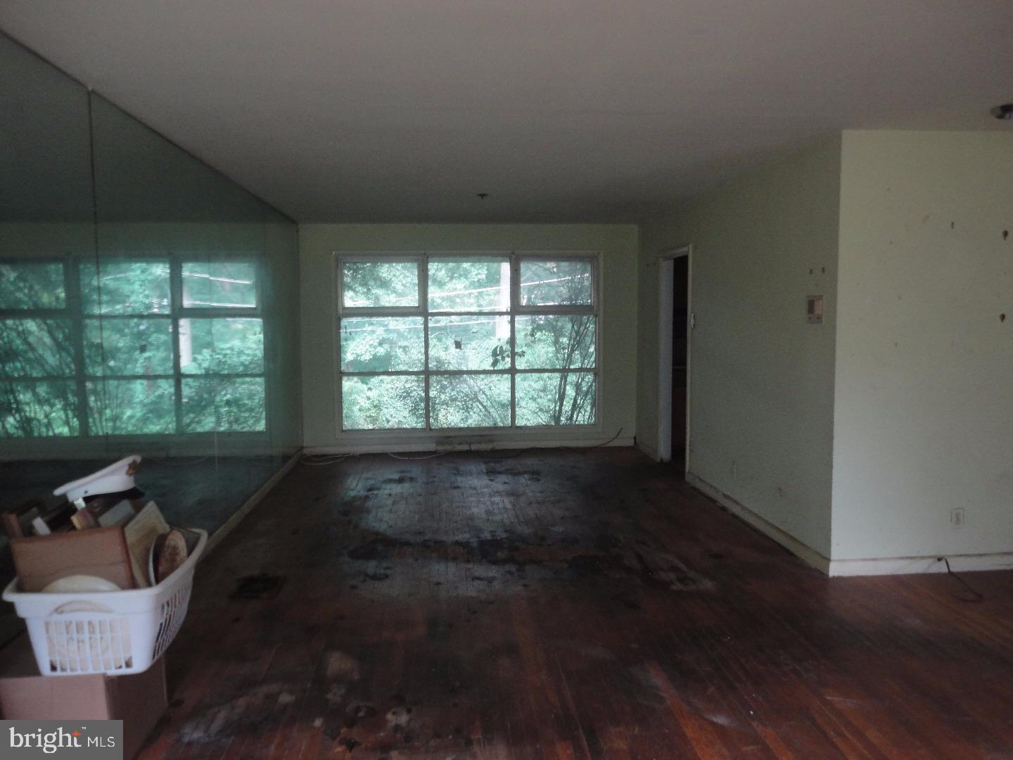 623 Hoyt Road Huntingdon Valley, PA 19006 - Photo 4 of 19