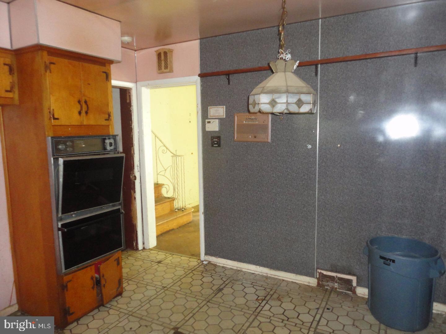 623 Hoyt Road Huntingdon Valley, PA 19006 - Photo 6 of 19