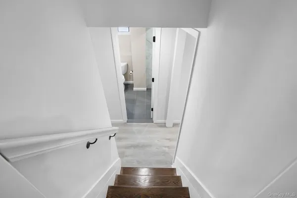a view of walk in closet