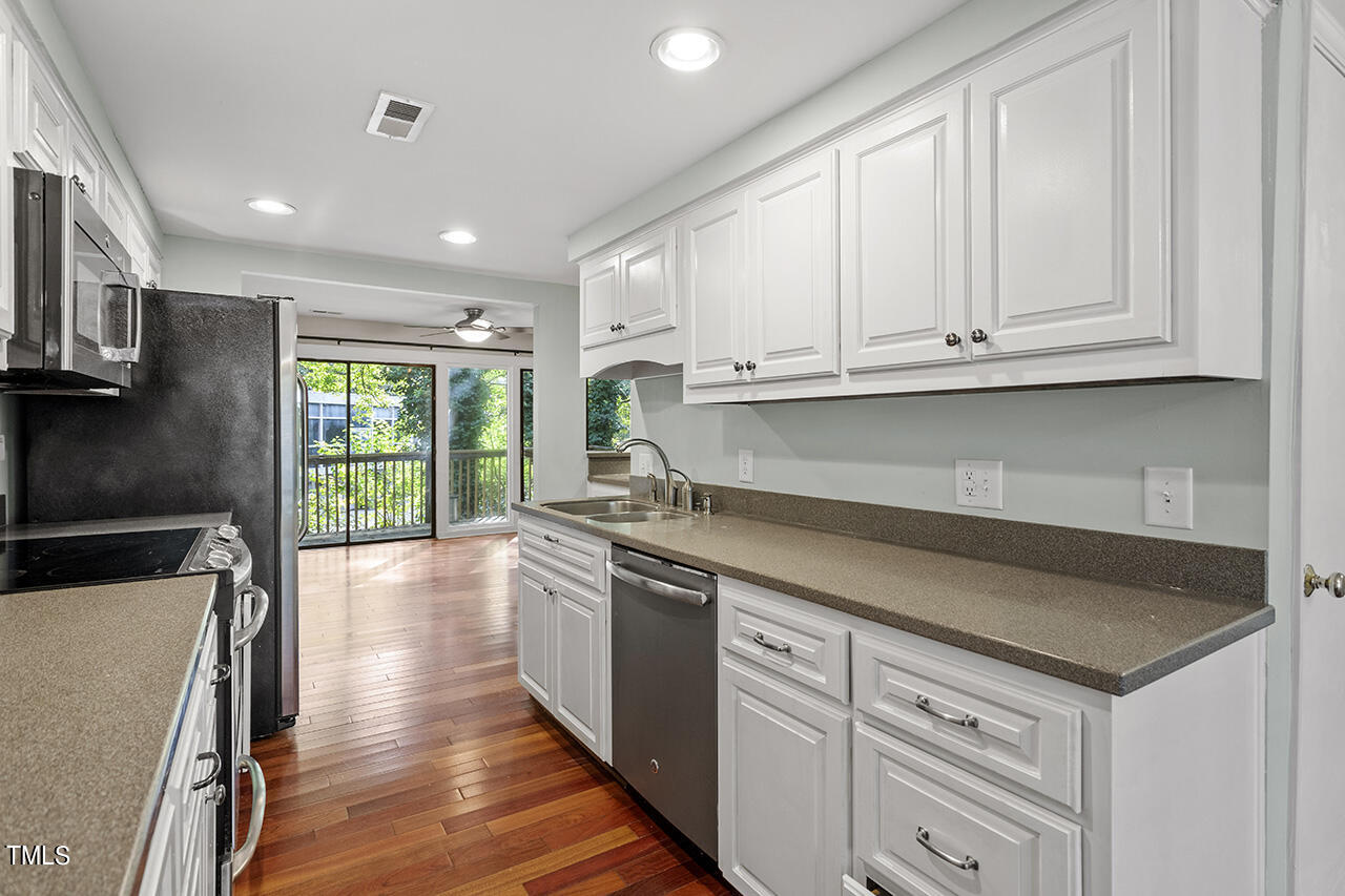 1724 Quail Ridge Road Raleigh, NC 27609 - Photo 8 of 31 1724 Quail Ridge Road_14