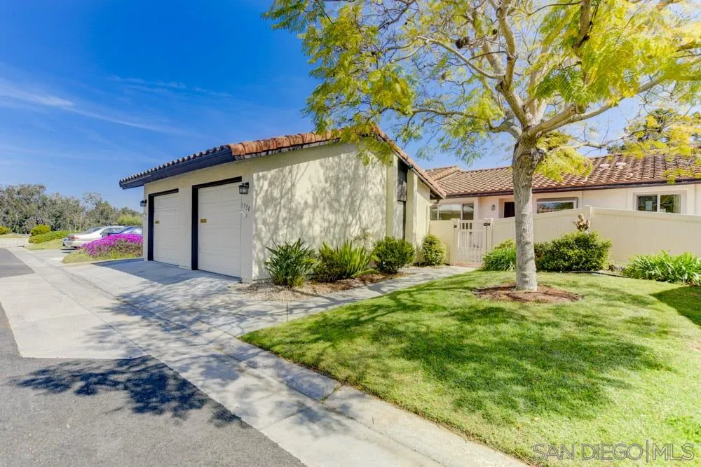 1750 Charleston Lane Encinitas, CA 92024 - Photo 24 of 25 a backyard of a house with plants and large tree
