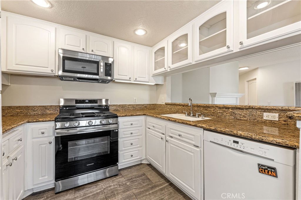 1401 North Greenbrier Road, Unit 202 Long Beach, CA 90815 - Photo 8 of 34 Kitchen