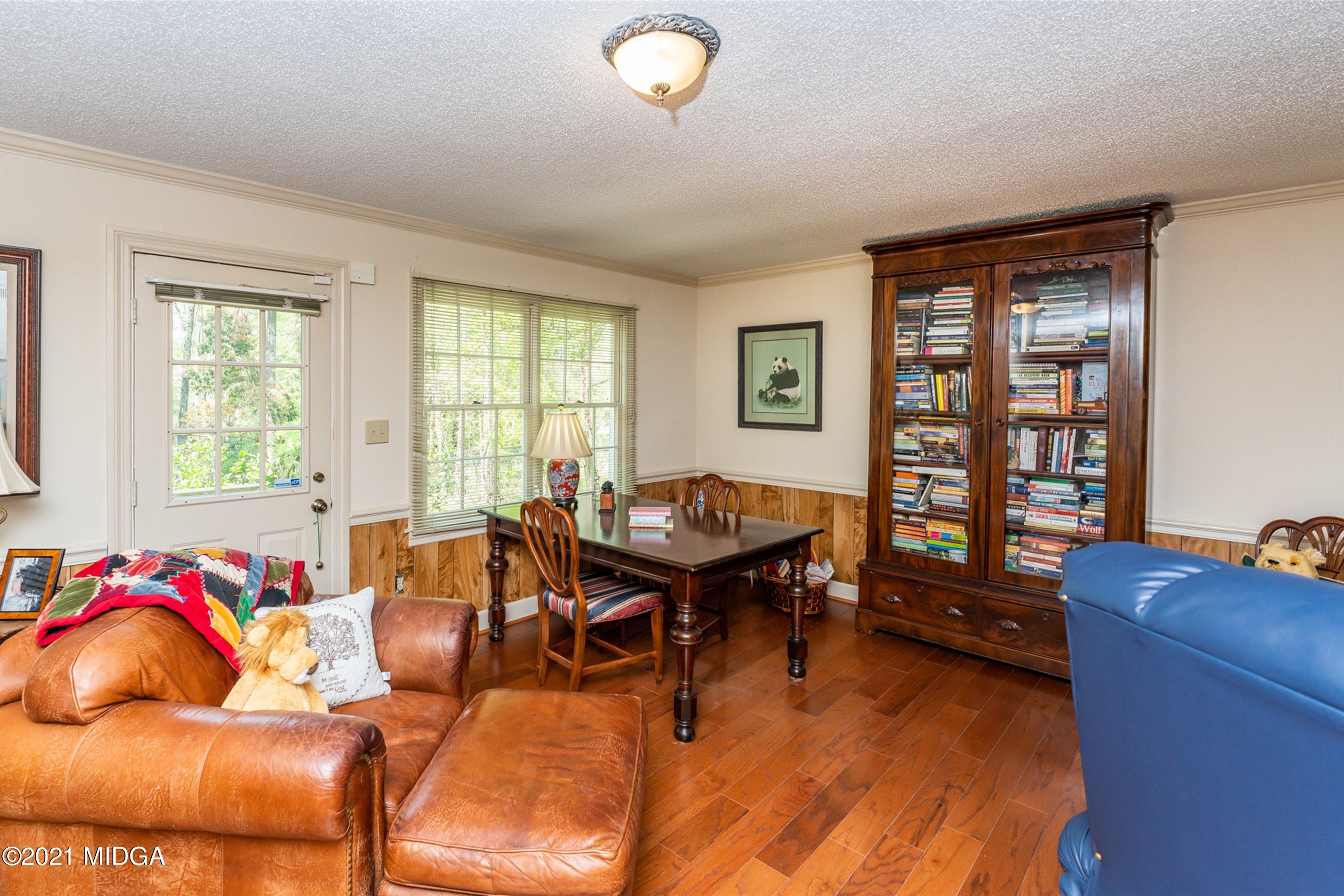 1946 Wood Valley Road Macon, GA 31211 - Photo 28 of 35 a livingroom with workspace and a window