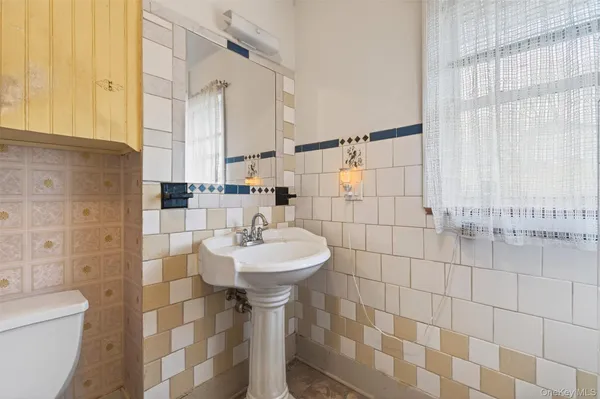 $249,999 | 18-20 Bedford Avenue, Middletown, NY 10940