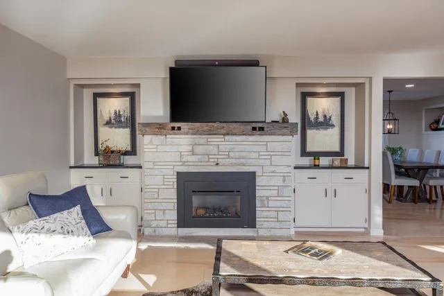 $690,000 | N5598 State Road, Black Creek, WI 54106