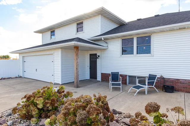 $690,000 | N5598 State Road, Black Creek, WI 54106