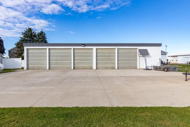 $690,000 | N5598 State Road, Black Creek, WI 54106