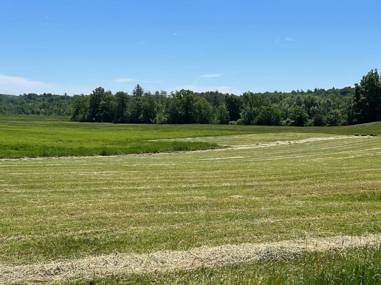 90 N Road East Kingston, NH 03827 - Photo 2 of 3